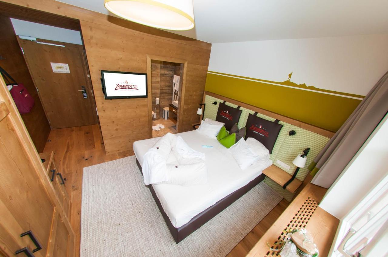 Berg-Spa & Hotel Zamangspitze Sankt Gallenkirch Rum bild