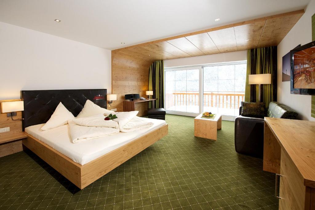 Berg-Spa & Hotel Zamangspitze Sankt Gallenkirch Rum bild